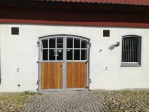 Valvad stallport från Jaba Stallinredning
